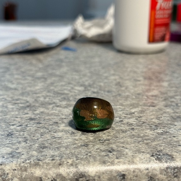 Beautiful green and gold ring - Picture 4 of 4